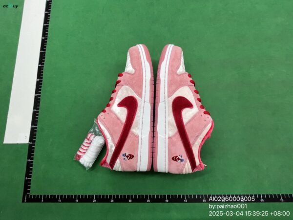 Kakobuy NIKE Dunk SB LowPro Valentine's Day Limited Edition