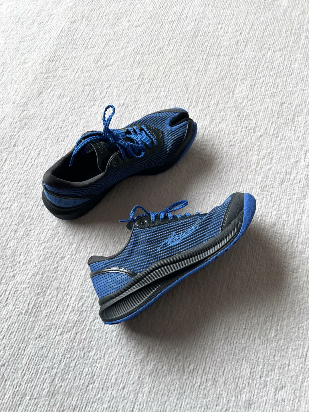 KIKO x ASICS blue colorway on feet styling